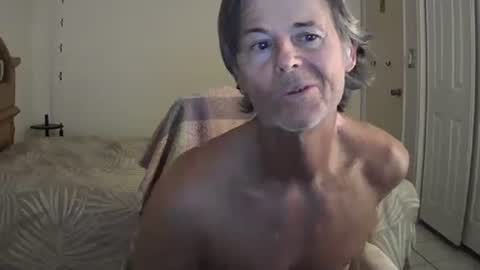 Snapshot of hewes1 chatting on 04/17/26, 09:56 hewes1 online show from 04/17/26, 09:56