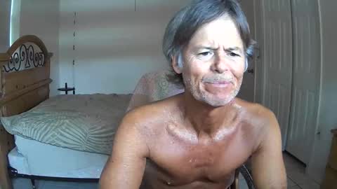 Snapshot of hewes1 chatting on 04/23/26, 08:00 hewes1 online show from 04/23/26, 08:00