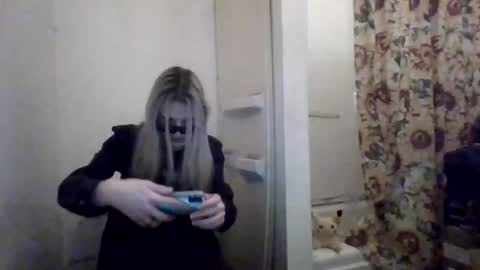 Snapshot of hey_mikky chatting on 02/11/25, 08:48 hey_mikky online show from 02/11/25, 08:48