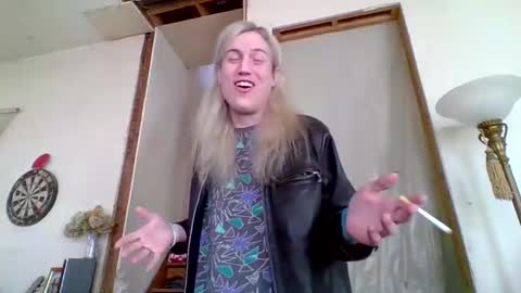 Snapshot of hey_mikky chatting on 03/10/25, 03:20 hey_mikky online show from 03/10/25, 03:20