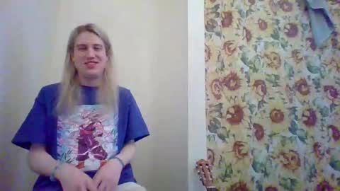 Snapshot of hey_mikky chatting on 03/11/25, 12:50 hey_mikky online show from 03/11/25, 12:50