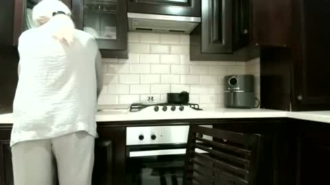 Heyheygrey online show from 10/28/25, 01:09