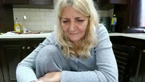 Snapshot of heyheygrey chatting on 11/22/25, 10:14 Heyheygrey online show from 11/22/25, 10:14