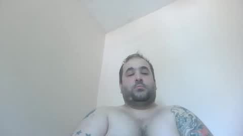 Snapshot of heyhoo111 chatting on 05/27/26, 12:35 heyhoo111 online show from 05/27/26, 12:35