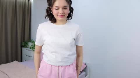 Laura online show from 11/04/25, 07:51