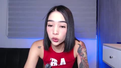 Snapshot of heylaura11 chatting on 05/26/26, 01:23 Laura online show from 05/26/26, 01:23