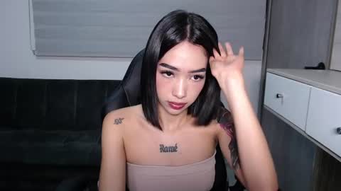 Snapshot of heylaura11 chatting on 06/10/26, 03:50 Laura online show from 06/10/26, 03:50