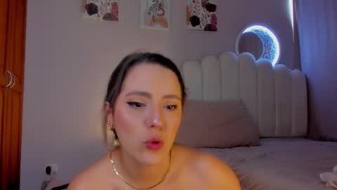 Martina Ricci Show schedule Monday to Friday 8am colombia time I work some weekends  online show from 11/27/25, 02:19