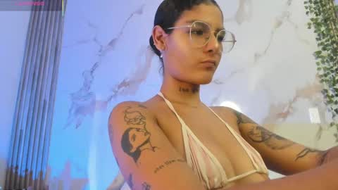 heyyo1808 online show from 10/03/25, 09:34