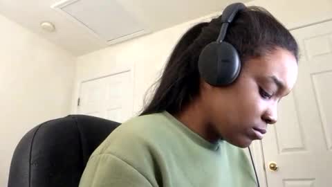 Snapshot of heyyou301990 chatting on 12/01/25, 06:46 heyyou301990 online show from 12/01/25, 06:46