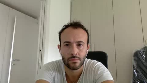 Snapshot of hhombre chatting on 09/18/25, 09:22 hhombre online show from 09/18/25, 09:22