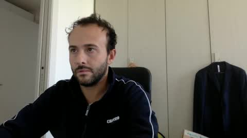 Snapshot of hhombre chatting on 10/09/25, 02:15 hhombre online show from 10/09/25, 02:15