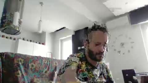 Snapshot of hhombre chatting on 10/11/25, 12:36 hhombre online show from 10/11/25, 12:36