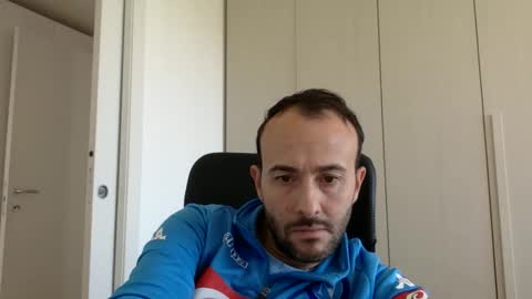 Snapshot of hhombre chatting on 10/24/25, 09:17 hhombre online show from 10/24/25, 09:17