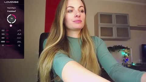 Lina online show from 01/04/25, 12:16