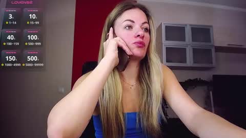 Lina online show from 10/24/25, 09:06