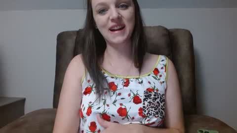 Snapshot of hi_cut_cutie chatting on 10/14/25, 01:17 Paige online show from 10/14/25, 01:17