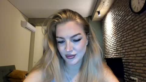 Hi lina online show from 06/23/26, 02:20
