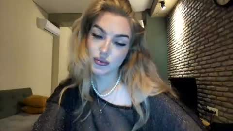 Hi lina online show from 06/25/26, 02:22