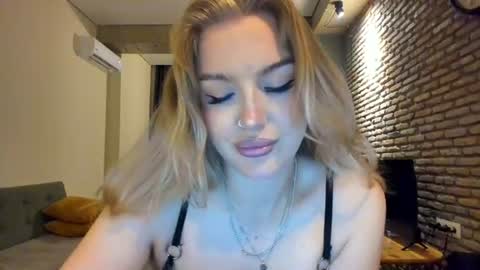 Hi lina online show from 06/26/26, 02:38
