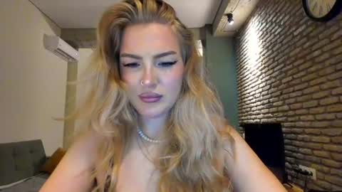 Hi lina online show from 07/03/26, 02:51