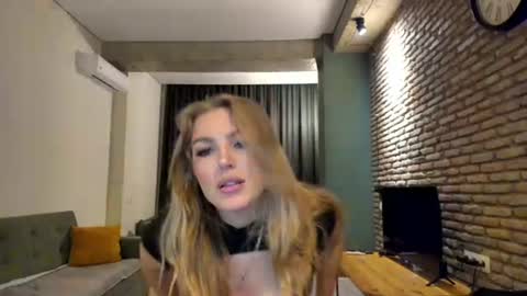 Hi lina online show from 07/05/26, 03:02