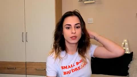 Ana online show from 10/24/25, 05:53