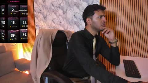 George online show from 10/10/25, 01:48