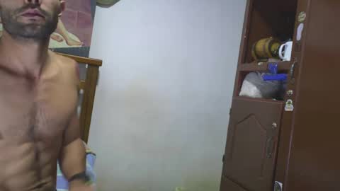 hideonbush online show from 10/09/25, 12:14