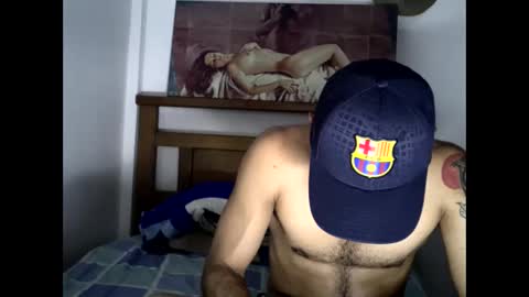 Snapshot of hideonbush051 chatting on 11/01/25, 01:51 hideonbush online show from 11/01/25, 01:51