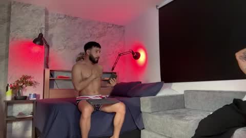 Snapshot of highlatin_guys chatting on 09/20/25, 10:44 Terry and E online show from 09/20/25, 10:44