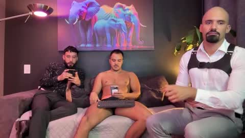 Snapshot of highlatin_guys chatting on 10/13/25, 02:22 Terry and E online show from 10/13/25, 02:22