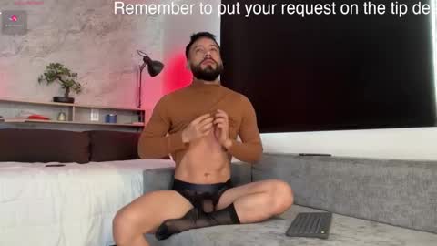 Snapshot of highlatin_guys chatting on 11/03/25, 02:18 Terry and E online show from 11/03/25, 02:18