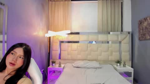 Snapshot of hiilaryfox chatting on 02/03/25, 11:47 HIILARY online show from 02/03/25, 11:47