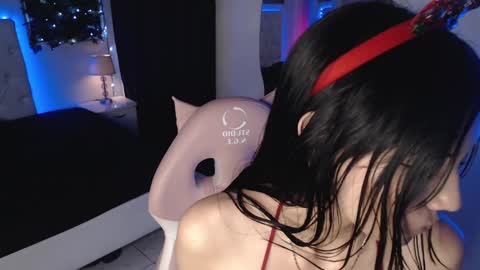 hikari_kagura online show from 12/13/24, 05:32