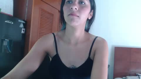 hilaril18 online show from 01/18/25, 04:42