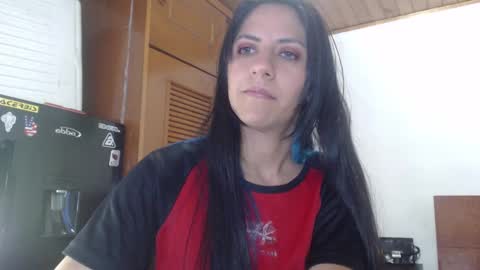 hilaril18 online show from 01/26/25, 06:17