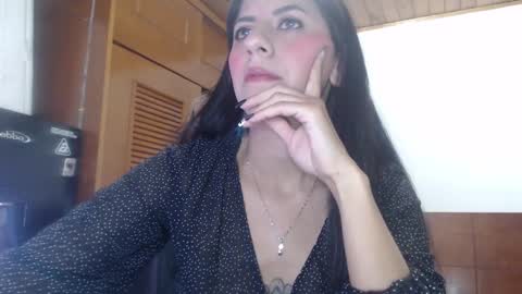 hilaril18 online show from 02/10/25, 01:24