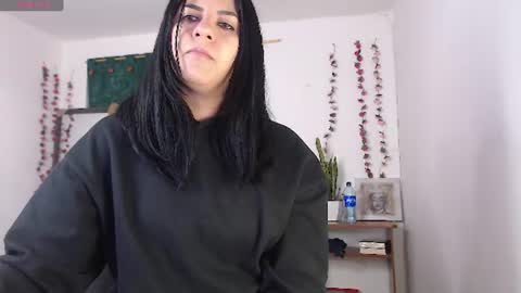 hilaril18 online show from 07/09/26, 06:01