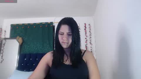 hilaril18 online show from 07/16/26, 06:03
