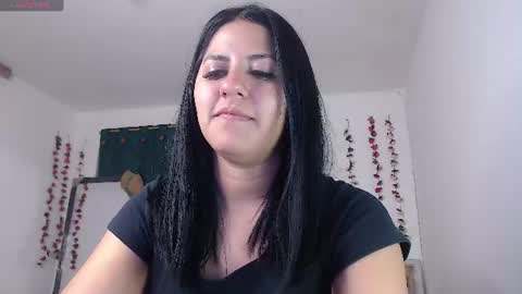hilaril18 online show from 07/23/26, 01:58