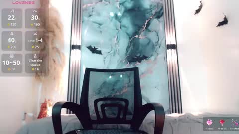 Hilary Avilan online show from 10/28/25, 07:16