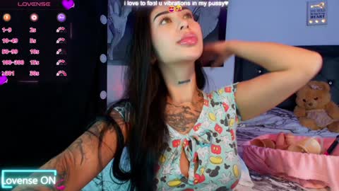 Snapshot of hilary_jones_22 chatting on 01/19/25, 10:49 LUNA new account FOLLOW ME online show from 01/19/25, 10:49