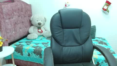 H I L A R Y online show from 12/30/24, 07:42