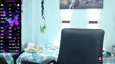 H I L A R Y online show from 01/09/25, 05:55