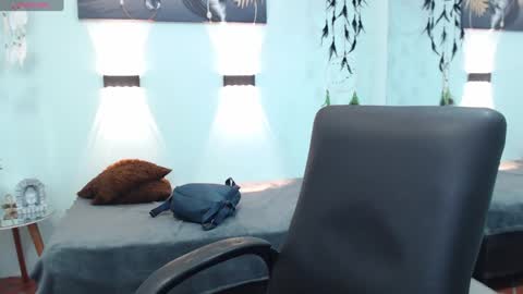 H I L A R Y online show from 01/18/25, 02:14