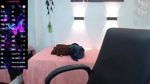 H I L A R Y online show from 02/04/25, 02:49