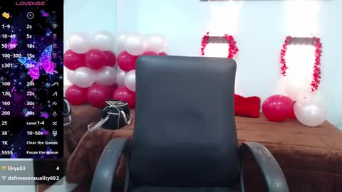 H I L A R Y online show from 02/11/25, 05:47