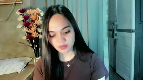 hilarymolly online show from 04/30/26, 08:57