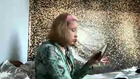 Julia online show from 06/29/26, 06:30